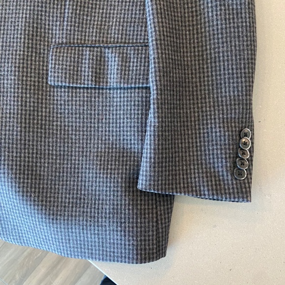 Grey & Black Checkered Perry Ellis Blazer - Picture 3 of 5